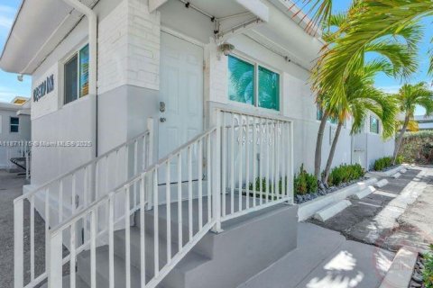 Hotel en venta en Hollywood, Florida № 1979509 - foto 2