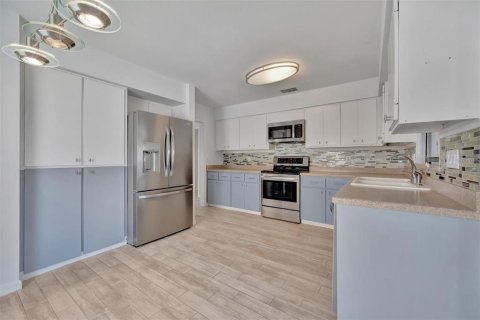 Condo in Bradenton, Florida, 2 bedrooms  № 1744844 - photo 20