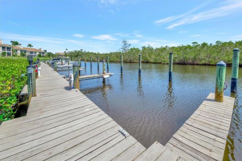 Condo in Bradenton, Florida, 2 bedrooms  № 1744844 - photo 5