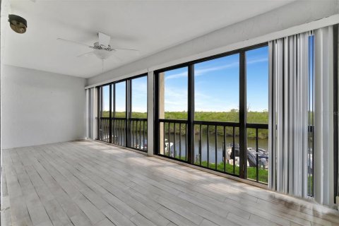 Condo in Bradenton, Florida, 2 bedrooms  № 1744844 - photo 14