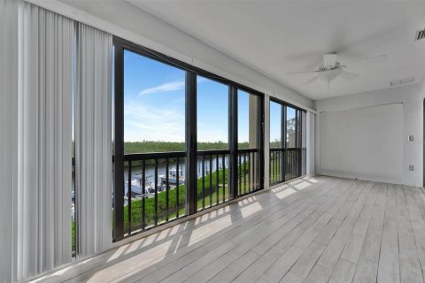 Condo in Bradenton, Florida, 2 bedrooms  № 1744844 - photo 24