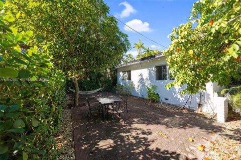 Villa ou maison à vendre à Coral Gables, Floride: 3 chambres, 124.95 m2 № 1999180 - photo 10