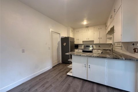 Casa en alquiler en Winter Haven, Florida, 2 dormitorios, 122.63 m2 № 1916174 - foto 5
