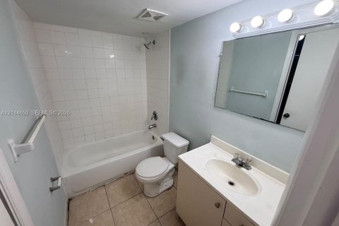 Copropriété à louer à Miami, Floride: 2 chambres, 74.32 m2 № 2435860 - photo 15