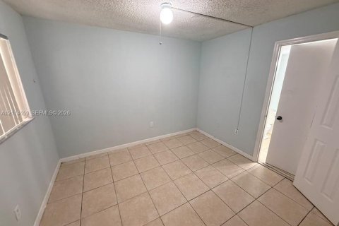 Copropriété à louer à Miami, Floride: 2 chambres, 74.32 m2 № 2435860 - photo 13