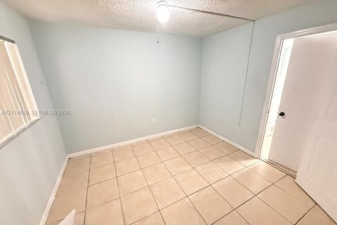 Copropriété à louer à Miami, Floride: 2 chambres, 74.32 m2 № 2435860 - photo 14