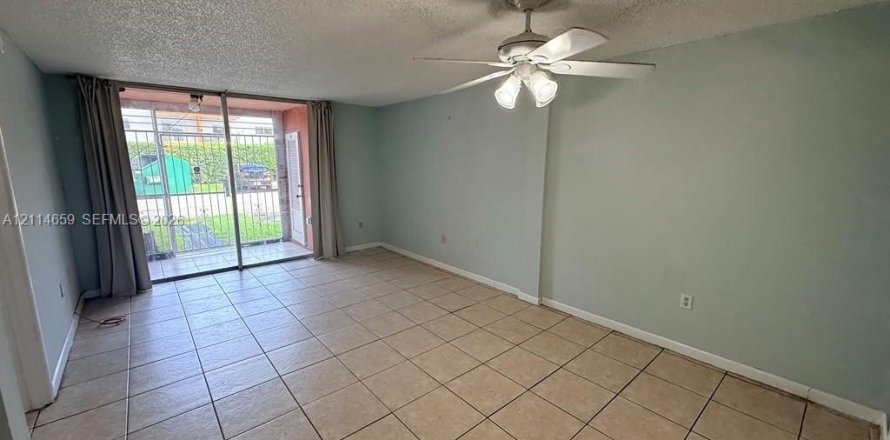 Condo à Miami, Floride, 2 chambres  № 2435860