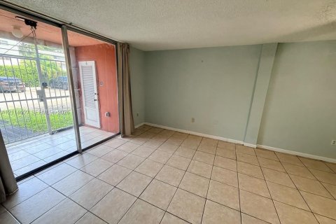 Copropriété à louer à Miami, Floride: 2 chambres, 74.32 m2 № 2435860 - photo 8