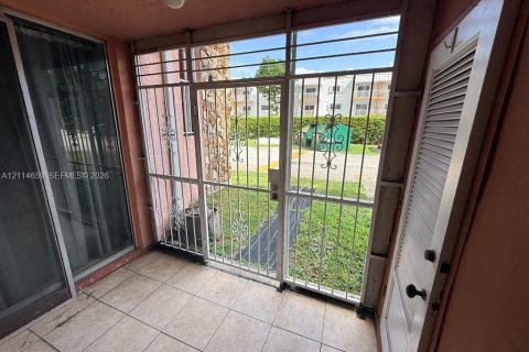 Copropriété à louer à Miami, Floride: 2 chambres, 74.32 m2 № 2435860 - photo 16