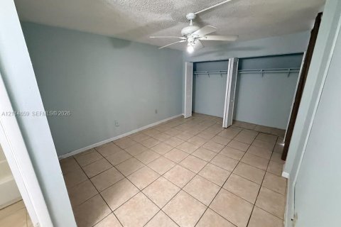 Copropriété à louer à Miami, Floride: 2 chambres, 74.32 m2 № 2435860 - photo 7