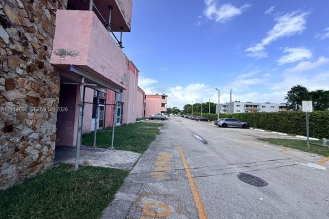 Copropriété à louer à Miami, Floride: 2 chambres, 74.32 m2 № 2435860 - photo 20