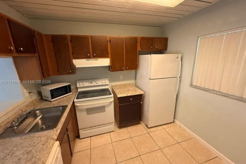 Copropriété à louer à Miami, Floride: 2 chambres, 74.32 m2 № 2435860 - photo 10