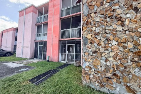 Copropriété à louer à Miami, Floride: 2 chambres, 74.32 m2 № 2435860 - photo 18