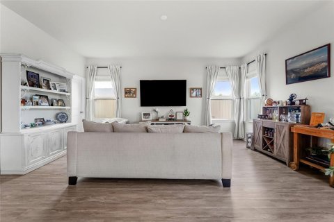 Casa en venta en Land O' Lakes, Florida, 4 dormitorios, 220.18 m2 № 1637981 - foto 12