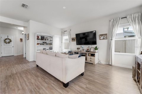Casa en venta en Land O' Lakes, Florida, 4 dormitorios, 220.18 m2 № 1637981 - foto 11