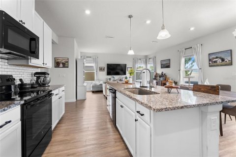 Casa en venta en Land O' Lakes, Florida, 4 dormitorios, 220.18 m2 № 1637981 - foto 4