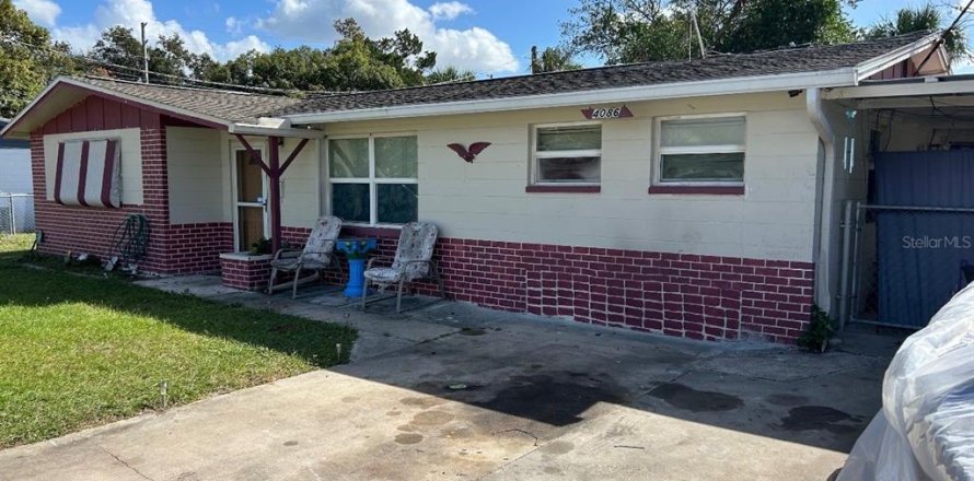 House in Spring Hill, Florida 3 bedrooms, 107.02 sq.m. № 1858050