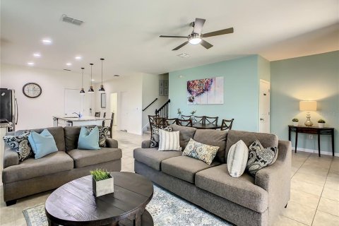 Townhouse in Davenport, Florida 5 bedrooms, 228.54 sq.m. № 1812825 - photo 15