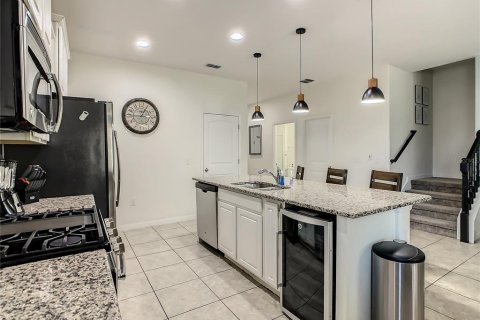 Townhouse in Davenport, Florida 5 bedrooms, 228.54 sq.m. № 1812825 - photo 8