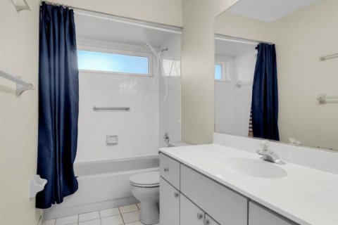 House in St. Lucie, Florida 3 bedrooms, 159.79 sq.m. № 2378755 - photo 30