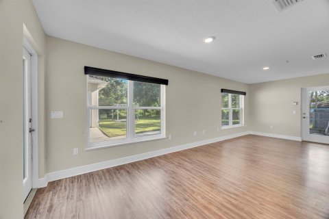 House in St. Lucie, Florida 3 bedrooms, 159.79 sq.m. № 2378755 - photo 20