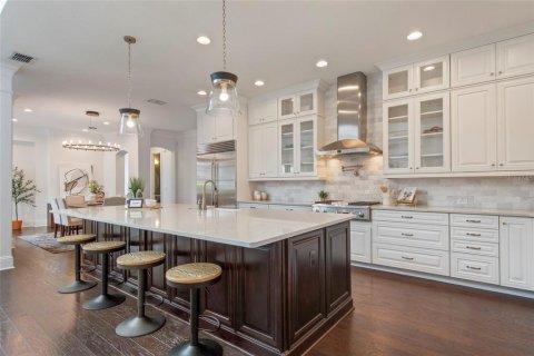 House in Orlando, Florida 6 bedrooms, 477.24 sq.m. № 1628967 - photo 15