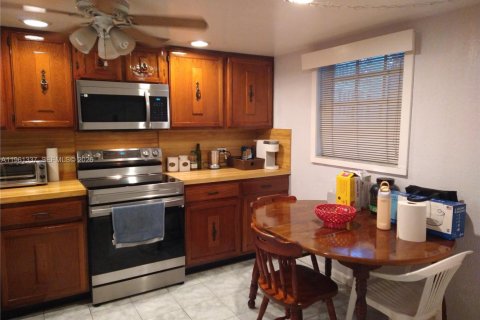 Condominio en venta en Davie, Florida, 2 dormitorios, 105.91 m2 № 2024556 - foto 2