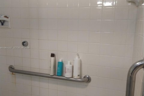 Condominio en venta en Davie, Florida, 2 dormitorios, 105.91 m2 № 2024556 - foto 11