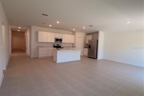 House in Eustis, Florida 4 bedrooms, 201.97 sq.m. № 2224775 - photo 9