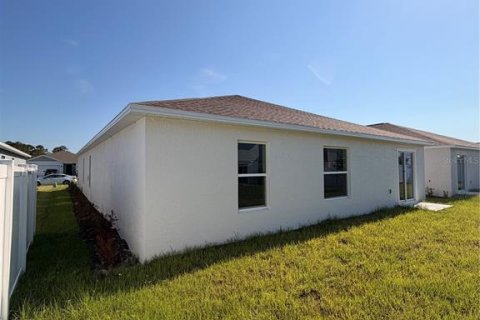 House in Eustis, Florida 4 bedrooms, 201.97 sq.m. № 2224775 - photo 4