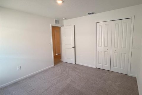 House in Eustis, Florida 4 bedrooms, 201.97 sq.m. № 2224775 - photo 13