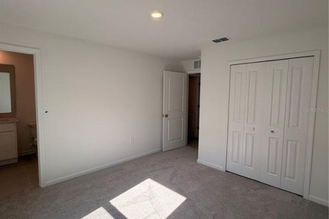 House in Eustis, Florida 4 bedrooms, 201.97 sq.m. № 2224775 - photo 19