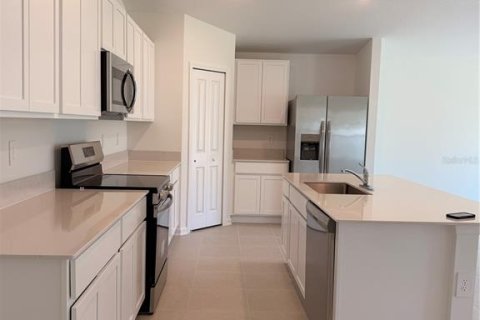 House in Eustis, Florida 4 bedrooms, 201.97 sq.m. № 2224775 - photo 7