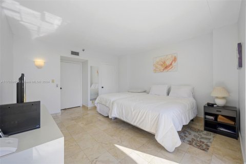 Condo in Aventura, Florida, 1 bedroom  № 1604360 - photo 12