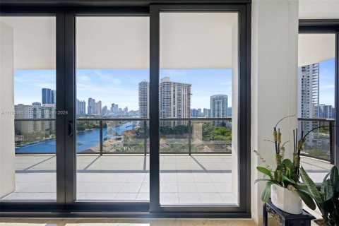 Condo in Aventura, Florida, 1 bedroom  № 1604360 - photo 5