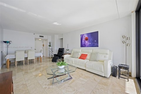 Condo in Aventura, Florida, 1 bedroom  № 1604360 - photo 21