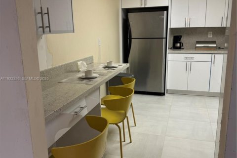 Copropriété à louer à Aventura, Floride: 2 chambres, 106.84 m2 № 1976625 - photo 1