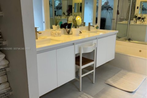 Copropriété à louer à Aventura, Floride: 2 chambres, 106.84 m2 № 1976625 - photo 7