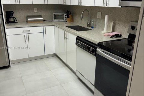 Copropriété à louer à Aventura, Floride: 2 chambres, 106.84 m2 № 1976625 - photo 2