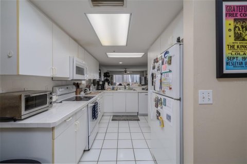 Купить кондоминиум в Дейтона - Бич-Шорс, Флорида 3 комнаты, 130.06м2, № 1906171 - фото 6