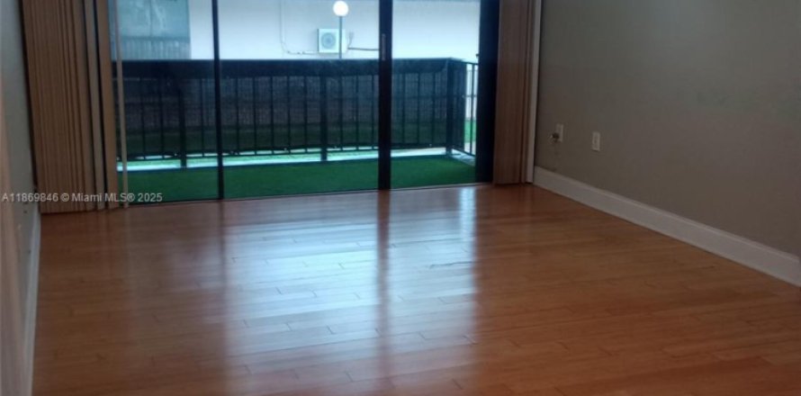 Condominio en Hollywood, Florida, 1 dormitorio № 1925490