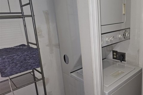 Condominio en alquiler en Hollywood, Florida, 1 dormitorio, 62.24 m2 № 1925490 - foto 15