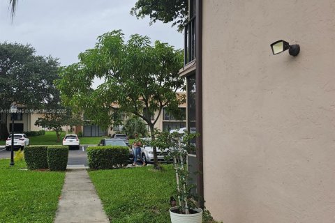 Condominio en alquiler en Hollywood, Florida, 1 dormitorio, 62.24 m2 № 1925490 - foto 12