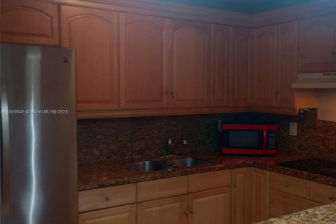 Condominio en alquiler en Hollywood, Florida, 1 dormitorio, 62.24 m2 № 1925490 - foto 4