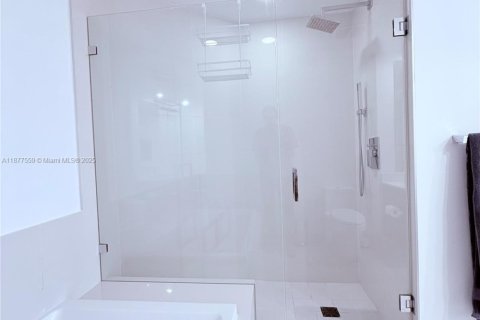 Снять в аренду кондоминиум в Майами, Флорида 3 спальни, 114.64м2, № 2079476 - фото 20