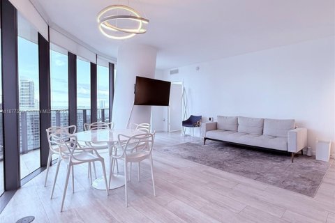 Снять в аренду кондоминиум в Майами, Флорида 3 спальни, 114.64м2, № 2079476 - фото 2
