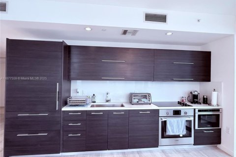 Снять в аренду кондоминиум в Майами, Флорида 3 спальни, 114.64м2, № 2079476 - фото 4