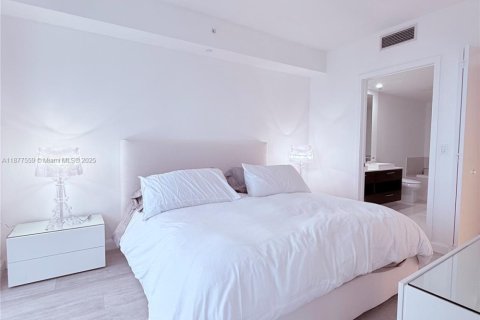 Снять в аренду кондоминиум в Майами, Флорида 3 спальни, 114.64м2, № 2079476 - фото 25