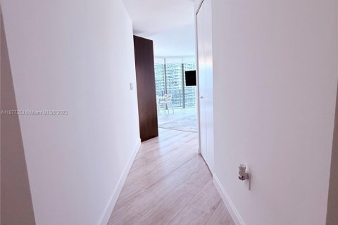Снять в аренду кондоминиум в Майами, Флорида 3 спальни, 114.64м2, № 2079476 - фото 27