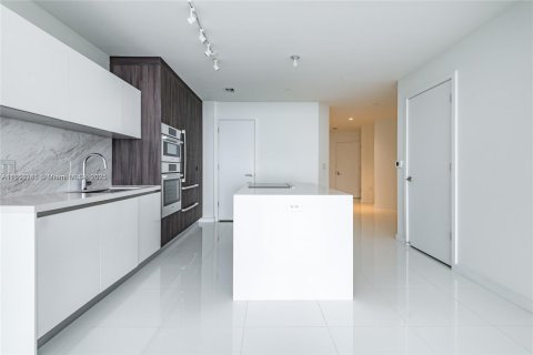 Condominio en alquiler en Miami, Florida, 1 dormitorio, 94.57 m2 № 1960638 - foto 10
